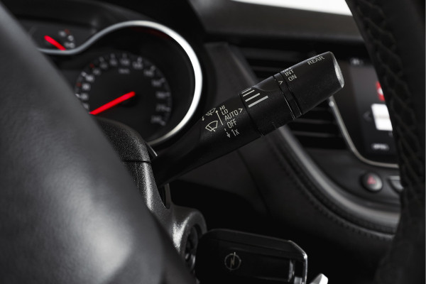 Opel Grandland X 1.2 Turbo 130 PK Innovation - Automaat Org. NL. | Afn. Trekhaak | Cruise | PDC | Camera | NAV + App. Connect | ECC | LED | LM 18" |