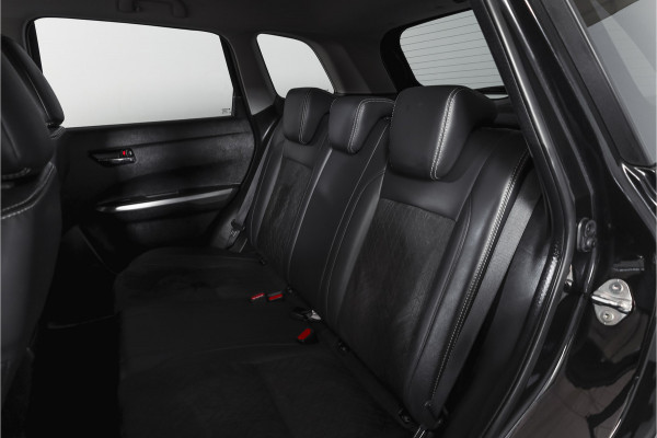 Suzuki Vitara 1.4 Boosterjet 140 PK Stijl Org. NL. | Afn. Trekhaak | Adapt. Cruise | Stoelverw. | PDC | Camera | NAV + App. Connect  | ECC | LM 17" |