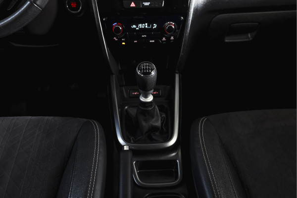 Suzuki Vitara 1.4 Boosterjet 140 PK Stijl Org. NL. | Afn. Trekhaak | Adapt. Cruise | Stoelverw. | PDC | Camera | NAV + App. Connect  | ECC | LM 17" |