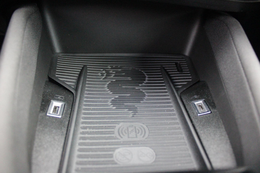 Alfa Romeo junior 1.2 145PK AUTOMAAT Hybrid IBRIDA TI | TECHNO PACK: (LED MATRIX KOPLAMPEN, DRAADLOZE TELEFOONLADER, DODEHOEK DETECTIE, PARKEERSENSOREN VOOR ACHTER EN ZIJKANT, NAVIGATIE, ELEKTRISCH BEDIENBARE ACHTERKLEP, KEYLESS ENTRY, ADAPTIVE CRUISE CONTROL, ACHTERUITRIJ CAMERA) | PACK TI: (ELEKTRISCH BEDIENBARE BESTUUDERSSTOEL, VERKEERSBORDEN WEERGAVE, GETINTE ACHTERRUITEN, SFEER VERLICHTING, GLANZEND ZWARTE BODYKIT, 10,25" TOUCHSCREEN, LEDEREN STUURWIEL, VERSTELBARE KOFFERVLOER OP 3 NIVEAUS) | 18" LICHTMETALEN VELGEN "FORI" | DRAADLOZE APPLE CARPLAY/ANDROID AUTO | MASSAGE FUNCTIE OP