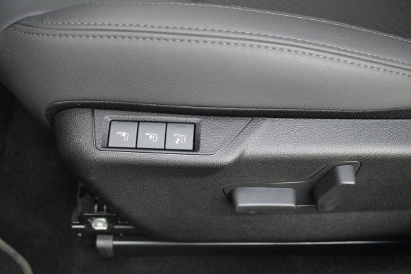 Alfa Romeo junior 1.2 145PK AUTOMAAT Hybrid IBRIDA TI | TECHNO PACK: (LED MATRIX KOPLAMPEN, DRAADLOZE TELEFOONLADER, DODEHOEK DETECTIE, PARKEERSENSOREN VOOR ACHTER EN ZIJKANT, NAVIGATIE, ELEKTRISCH BEDIENBARE ACHTERKLEP, KEYLESS ENTRY, ADAPTIVE CRUISE CONTROL, ACHTERUITRIJ CAMERA) | PACK TI: (ELEKTRISCH BEDIENBARE BESTUUDERSSTOEL, VERKEERSBORDEN WEERGAVE, GETINTE ACHTERRUITEN, SFEER VERLICHTING, GLANZEND ZWARTE BODYKIT, 10,25" TOUCHSCREEN, LEDEREN STUURWIEL, VERSTELBARE KOFFERVLOER OP 3 NIVEAUS) | 18" LICHTMETALEN VELGEN "FORI" | DRAADLOZE APPLE CARPLAY/ANDROID AUTO | MASSAGE FUNCTIE OP