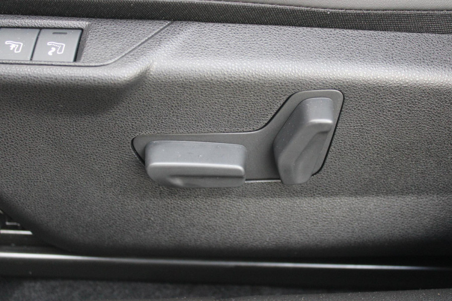 Alfa Romeo junior 1.2 145PK AUTOMAAT Hybrid IBRIDA TI | TECHNO PACK: (LED MATRIX KOPLAMPEN, DRAADLOZE TELEFOONLADER, DODEHOEK DETECTIE, PARKEERSENSOREN VOOR ACHTER EN ZIJKANT, NAVIGATIE, ELEKTRISCH BEDIENBARE ACHTERKLEP, KEYLESS ENTRY, ADAPTIVE CRUISE CONTROL, ACHTERUITRIJ CAMERA) | PACK TI: (ELEKTRISCH BEDIENBARE BESTUUDERSSTOEL, VERKEERSBORDEN WEERGAVE, GETINTE ACHTERRUITEN, SFEER VERLICHTING, GLANZEND ZWARTE BODYKIT, 10,25" TOUCHSCREEN, LEDEREN STUURWIEL, VERSTELBARE KOFFERVLOER OP 3 NIVEAUS) | 18" LICHTMETALEN VELGEN "FORI" | DRAADLOZE APPLE CARPLAY/ANDROID AUTO | MASSAGE FUNCTIE OP