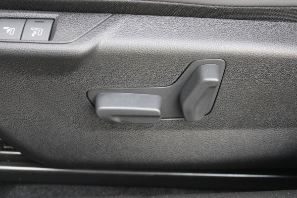 Alfa Romeo junior 1.2 145PK AUTOMAAT Hybrid IBRIDA TI | TECHNO PACK: (LED MATRIX KOPLAMPEN, DRAADLOZE TELEFOONLADER, DODEHOEK DETECTIE, PARKEERSENSOREN VOOR ACHTER EN ZIJKANT, NAVIGATIE, ELEKTRISCH BEDIENBARE ACHTERKLEP, KEYLESS ENTRY, ADAPTIVE CRUISE CONTROL, ACHTERUITRIJ CAMERA) | PACK TI: (ELEKTRISCH BEDIENBARE BESTUUDERSSTOEL, VERKEERSBORDEN WEERGAVE, GETINTE ACHTERRUITEN, SFEER VERLICHTING, GLANZEND ZWARTE BODYKIT, 10,25" TOUCHSCREEN, LEDEREN STUURWIEL, VERSTELBARE KOFFERVLOER OP 3 NIVEAUS) | 18" LICHTMETALEN VELGEN "FORI" | DRAADLOZE APPLE CARPLAY/ANDROID AUTO | MASSAGE FUNCTIE OP