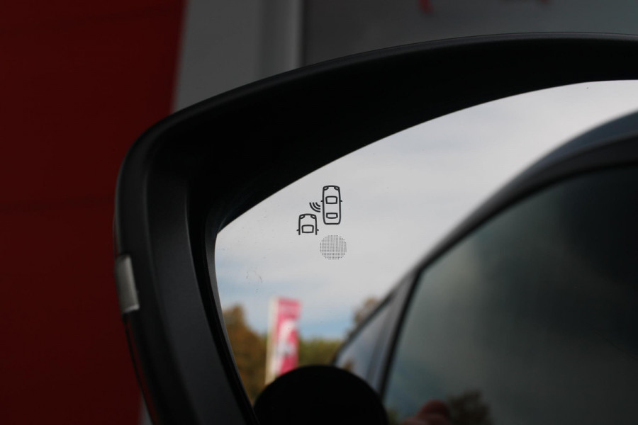 Alfa Romeo junior 1.2 145PK AUTOMAAT Hybrid IBRIDA TI | TECHNO PACK: (LED MATRIX KOPLAMPEN, DRAADLOZE TELEFOONLADER, DODEHOEK DETECTIE, PARKEERSENSOREN VOOR ACHTER EN ZIJKANT, NAVIGATIE, ELEKTRISCH BEDIENBARE ACHTERKLEP, KEYLESS ENTRY, ADAPTIVE CRUISE CONTROL, ACHTERUITRIJ CAMERA) | PACK TI: (ELEKTRISCH BEDIENBARE BESTUUDERSSTOEL, VERKEERSBORDEN WEERGAVE, GETINTE ACHTERRUITEN, SFEER VERLICHTING, GLANZEND ZWARTE BODYKIT, 10,25" TOUCHSCREEN, LEDEREN STUURWIEL, VERSTELBARE KOFFERVLOER OP 3 NIVEAUS) | 18" LICHTMETALEN VELGEN "FORI" | DRAADLOZE APPLE CARPLAY/ANDROID AUTO | MASSAGE FUNCTIE OP