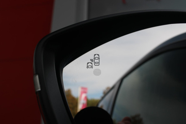 Alfa Romeo junior 1.2 145PK AUTOMAAT Hybrid IBRIDA TI | TECHNO PACK: (LED MATRIX KOPLAMPEN, DRAADLOZE TELEFOONLADER, DODEHOEK DETECTIE, PARKEERSENSOREN VOOR ACHTER EN ZIJKANT, NAVIGATIE, ELEKTRISCH BEDIENBARE ACHTERKLEP, KEYLESS ENTRY, ADAPTIVE CRUISE CONTROL, ACHTERUITRIJ CAMERA) | PACK TI: (ELEKTRISCH BEDIENBARE BESTUUDERSSTOEL, VERKEERSBORDEN WEERGAVE, GETINTE ACHTERRUITEN, SFEER VERLICHTING, GLANZEND ZWARTE BODYKIT, 10,25" TOUCHSCREEN, LEDEREN STUURWIEL, VERSTELBARE KOFFERVLOER OP 3 NIVEAUS) | 18" LICHTMETALEN VELGEN "FORI" | DRAADLOZE APPLE CARPLAY/ANDROID AUTO | MASSAGE FUNCTIE OP