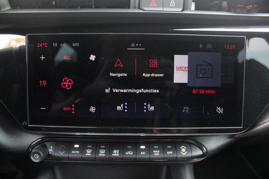 Alfa Romeo junior 1.2 145PK AUTOMAAT Hybrid IBRIDA TI | TECHNO PACK: (LED MATRIX KOPLAMPEN, DRAADLOZE TELEFOONLADER, DODEHOEK DETECTIE, PARKEERSENSOREN VOOR ACHTER EN ZIJKANT, NAVIGATIE, ELEKTRISCH BEDIENBARE ACHTERKLEP, KEYLESS ENTRY, ADAPTIVE CRUISE CONTROL, ACHTERUITRIJ CAMERA) | PACK TI: (ELEKTRISCH BEDIENBARE BESTUUDERSSTOEL, VERKEERSBORDEN WEERGAVE, GETINTE ACHTERRUITEN, SFEER VERLICHTING, GLANZEND ZWARTE BODYKIT, 10,25" TOUCHSCREEN, LEDEREN STUURWIEL, VERSTELBARE KOFFERVLOER OP 3 NIVEAUS) | 18" LICHTMETALEN VELGEN "FORI" | DRAADLOZE APPLE CARPLAY/ANDROID AUTO | MASSAGE FUNCTIE OP