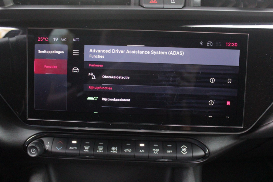 Alfa Romeo junior 1.2 145PK AUTOMAAT Hybrid IBRIDA TI | TECHNO PACK: (LED MATRIX KOPLAMPEN, DRAADLOZE TELEFOONLADER, DODEHOEK DETECTIE, PARKEERSENSOREN VOOR ACHTER EN ZIJKANT, NAVIGATIE, ELEKTRISCH BEDIENBARE ACHTERKLEP, KEYLESS ENTRY, ADAPTIVE CRUISE CONTROL, ACHTERUITRIJ CAMERA) | PACK TI: (ELEKTRISCH BEDIENBARE BESTUUDERSSTOEL, VERKEERSBORDEN WEERGAVE, GETINTE ACHTERRUITEN, SFEER VERLICHTING, GLANZEND ZWARTE BODYKIT, 10,25" TOUCHSCREEN, LEDEREN STUURWIEL, VERSTELBARE KOFFERVLOER OP 3 NIVEAUS) | 18" LICHTMETALEN VELGEN "FORI" | DRAADLOZE APPLE CARPLAY/ANDROID AUTO | MASSAGE FUNCTIE OP