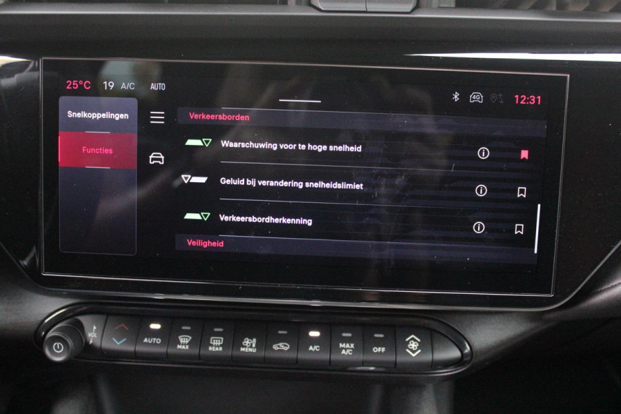 Alfa Romeo junior 1.2 145PK AUTOMAAT Hybrid IBRIDA TI | TECHNO PACK: (LED MATRIX KOPLAMPEN, DRAADLOZE TELEFOONLADER, DODEHOEK DETECTIE, PARKEERSENSOREN VOOR ACHTER EN ZIJKANT, NAVIGATIE, ELEKTRISCH BEDIENBARE ACHTERKLEP, KEYLESS ENTRY, ADAPTIVE CRUISE CONTROL, ACHTERUITRIJ CAMERA) | PACK TI: (ELEKTRISCH BEDIENBARE BESTUUDERSSTOEL, VERKEERSBORDEN WEERGAVE, GETINTE ACHTERRUITEN, SFEER VERLICHTING, GLANZEND ZWARTE BODYKIT, 10,25" TOUCHSCREEN, LEDEREN STUURWIEL, VERSTELBARE KOFFERVLOER OP 3 NIVEAUS) | 18" LICHTMETALEN VELGEN "FORI" | DRAADLOZE APPLE CARPLAY/ANDROID AUTO | MASSAGE FUNCTIE OP