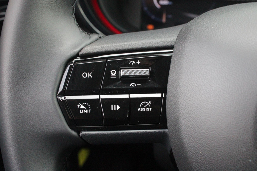 Alfa Romeo junior 1.2 145PK AUTOMAAT Hybrid IBRIDA TI | TECHNO PACK: (LED MATRIX KOPLAMPEN, DRAADLOZE TELEFOONLADER, DODEHOEK DETECTIE, PARKEERSENSOREN VOOR ACHTER EN ZIJKANT, NAVIGATIE, ELEKTRISCH BEDIENBARE ACHTERKLEP, KEYLESS ENTRY, ADAPTIVE CRUISE CONTROL, ACHTERUITRIJ CAMERA) | PACK TI: (ELEKTRISCH BEDIENBARE BESTUUDERSSTOEL, VERKEERSBORDEN WEERGAVE, GETINTE ACHTERRUITEN, SFEER VERLICHTING, GLANZEND ZWARTE BODYKIT, 10,25" TOUCHSCREEN, LEDEREN STUURWIEL, VERSTELBARE KOFFERVLOER OP 3 NIVEAUS) | 18" LICHTMETALEN VELGEN "FORI" | DRAADLOZE APPLE CARPLAY/ANDROID AUTO | MASSAGE FUNCTIE OP