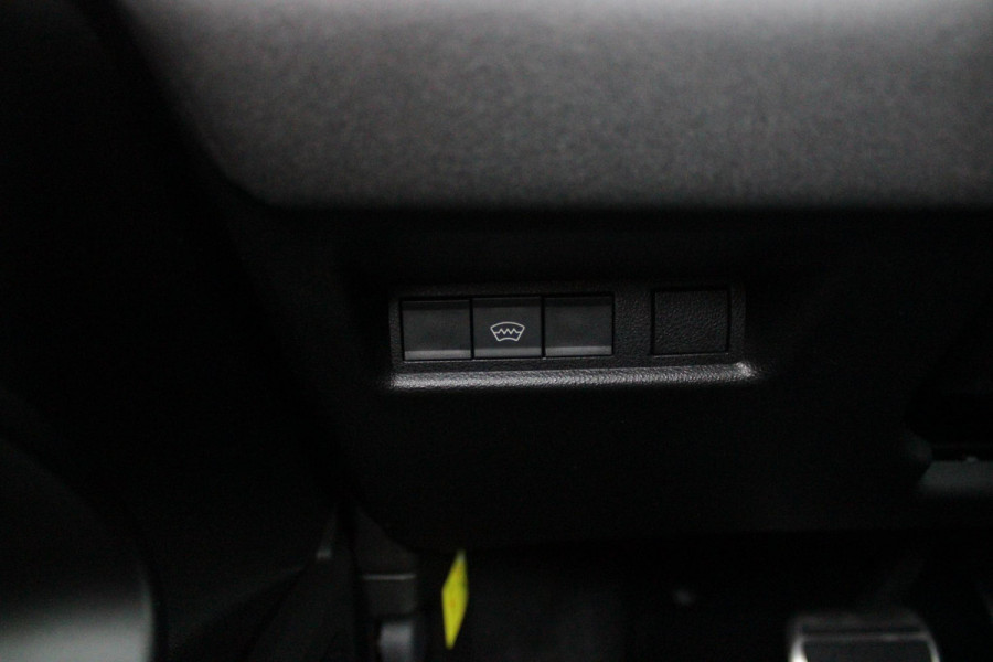 Alfa Romeo junior 1.2 145PK AUTOMAAT Hybrid IBRIDA TI | TECHNO PACK: (LED MATRIX KOPLAMPEN, DRAADLOZE TELEFOONLADER, DODEHOEK DETECTIE, PARKEERSENSOREN VOOR ACHTER EN ZIJKANT, NAVIGATIE, ELEKTRISCH BEDIENBARE ACHTERKLEP, KEYLESS ENTRY, ADAPTIVE CRUISE CONTROL, ACHTERUITRIJ CAMERA) | PACK TI: (ELEKTRISCH BEDIENBARE BESTUUDERSSTOEL, VERKEERSBORDEN WEERGAVE, GETINTE ACHTERRUITEN, SFEER VERLICHTING, GLANZEND ZWARTE BODYKIT, 10,25" TOUCHSCREEN, LEDEREN STUURWIEL, VERSTELBARE KOFFERVLOER OP 3 NIVEAUS) | 18" LICHTMETALEN VELGEN "FORI" | DRAADLOZE APPLE CARPLAY/ANDROID AUTO | MASSAGE FUNCTIE OP