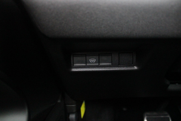 Alfa Romeo junior 1.2 145PK AUTOMAAT Hybrid IBRIDA TI | TECHNO PACK: (LED MATRIX KOPLAMPEN, DRAADLOZE TELEFOONLADER, DODEHOEK DETECTIE, PARKEERSENSOREN VOOR ACHTER EN ZIJKANT, NAVIGATIE, ELEKTRISCH BEDIENBARE ACHTERKLEP, KEYLESS ENTRY, ADAPTIVE CRUISE CONTROL, ACHTERUITRIJ CAMERA) | PACK TI: (ELEKTRISCH BEDIENBARE BESTUUDERSSTOEL, VERKEERSBORDEN WEERGAVE, GETINTE ACHTERRUITEN, SFEER VERLICHTING, GLANZEND ZWARTE BODYKIT, 10,25" TOUCHSCREEN, LEDEREN STUURWIEL, VERSTELBARE KOFFERVLOER OP 3 NIVEAUS) | 18" LICHTMETALEN VELGEN "FORI" | DRAADLOZE APPLE CARPLAY/ANDROID AUTO | MASSAGE FUNCTIE OP