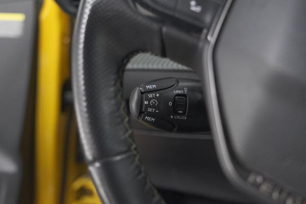 Peugeot 208 PureTech 100 EAT8 GT-Line | Camera | Keyless Entry | Navigatie | Parkeersensoren | Apple Carplay