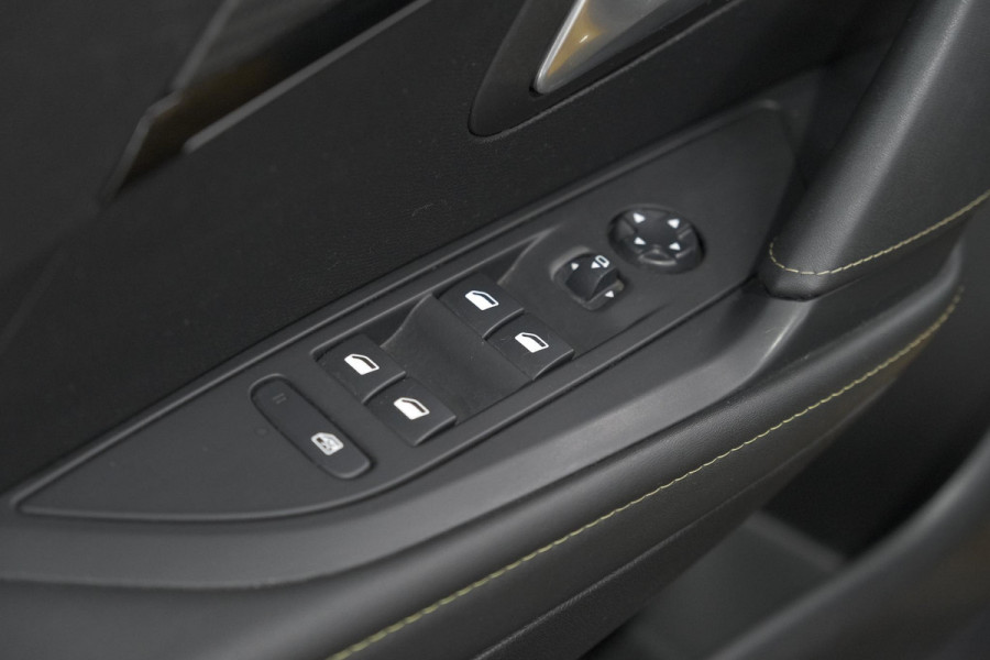 Peugeot 208 PureTech 100 EAT8 GT-Line | Camera | Keyless Entry | Navigatie | Parkeersensoren | Apple Carplay
