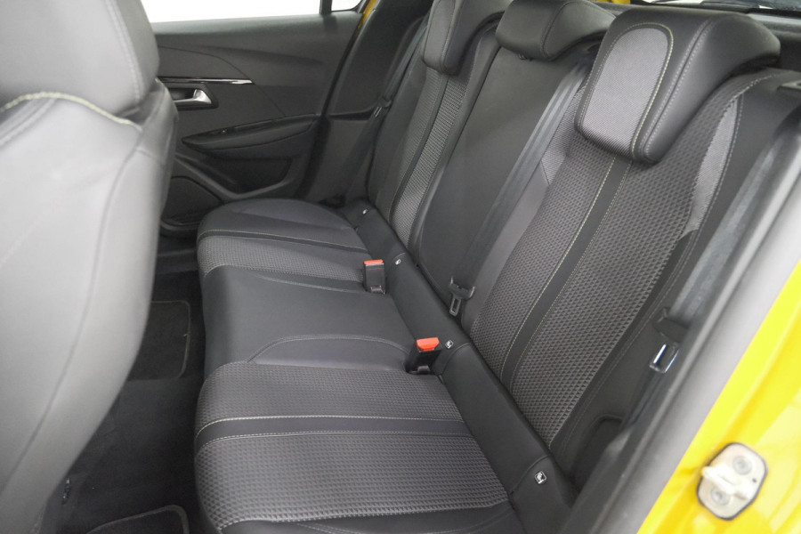 Peugeot 208 PureTech 100 EAT8 GT-Line | Camera | Keyless Entry | Navigatie | Parkeersensoren | Apple Carplay