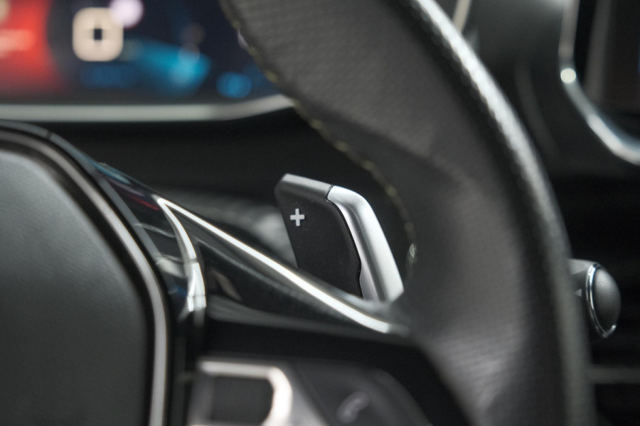 Peugeot 208 PureTech 100 EAT8 GT-Line | Camera | Keyless Entry | Navigatie | Parkeersensoren | Apple Carplay