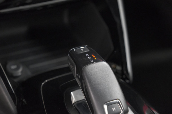 Peugeot 208 PureTech 100 EAT8 GT-Line | Camera | Keyless Entry | Navigatie | Parkeersensoren | Apple Carplay