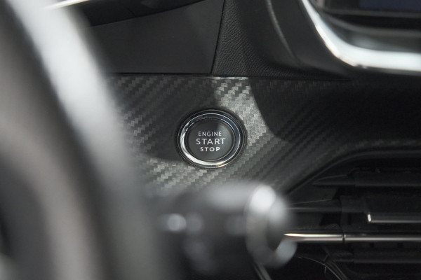 Peugeot 208 PureTech 100 EAT8 GT-Line | Camera | Keyless Entry | Navigatie | Parkeersensoren | Apple Carplay