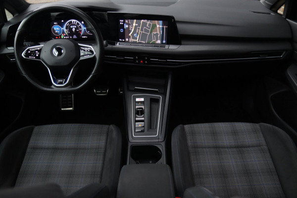 Volkswagen Golf 1.4 eHybrid GTE / PANO / CAMERA / CARPLAY / SFEERVERLICHTING