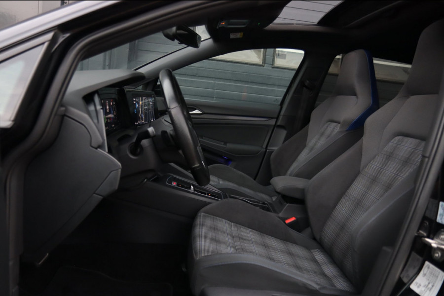 Volkswagen Golf 1.4 eHybrid GTE / PANO / CAMERA / CARPLAY / SFEERVERLICHTING
