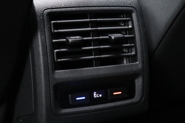Volkswagen Golf 1.4 eHybrid GTE / PANO / CAMERA / CARPLAY / SFEERVERLICHTING