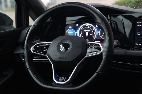 Volkswagen Golf 1.4 eHybrid GTE / PANO / CAMERA / CARPLAY / SFEERVERLICHTING