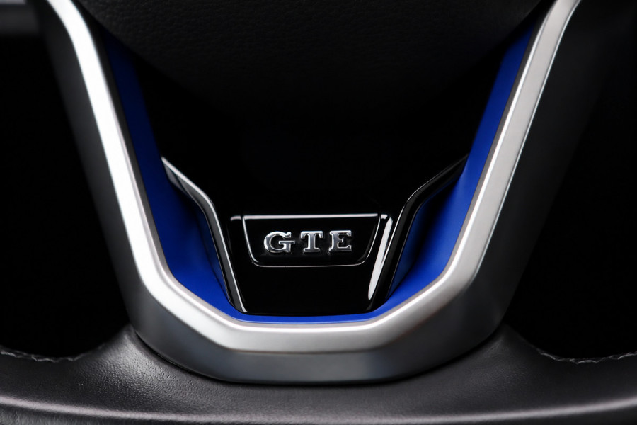 Volkswagen Golf 1.4 eHybrid GTE / PANO / CAMERA / CARPLAY / SFEERVERLICHTING
