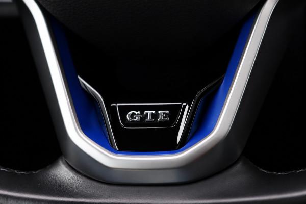 Volkswagen Golf 1.4 eHybrid GTE / PANO / CAMERA / CARPLAY / SFEERVERLICHTING