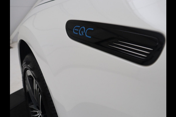 Mercedes-Benz EQC 400 4MATIC AMG Line 80 kWh | SOH 95.8% | Panoramadak | Trekhaak | Camera | Sfeerverlichting | Climate control | Half Leder | Stoelverwarming |