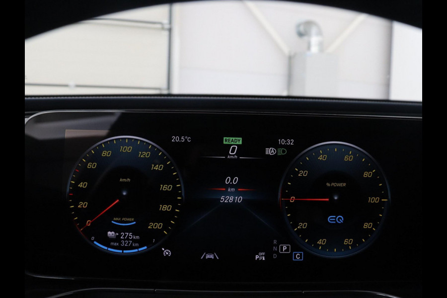 Mercedes-Benz EQC 400 4MATIC AMG Line 80 kWh | SOH 95.8% | Panoramadak | Trekhaak | Camera | Sfeerverlichting | Climate control | Half Leder | Stoelverwarming |