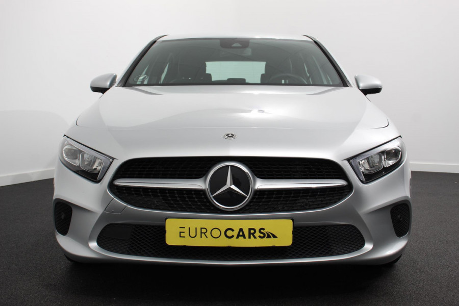 Mercedes-Benz A-Klasse 180 Progressive 7-DCT Navigatie Climate Control Virtual Cockpit Stoelverwarming 17" Lichtmetalen velgen Parkeer sensoren Cruise Control
