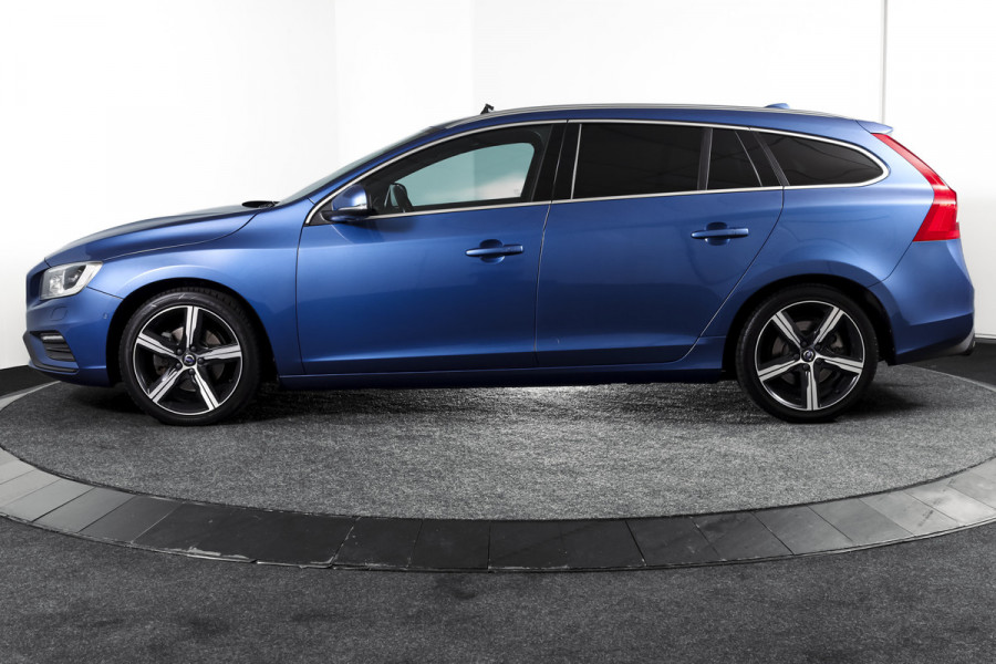 Volvo V60 2.0 T4 190 PK Business Sport - Automaat Org. NL. | S/K-Dak | Adapt. Cruise | Stoelverw. | Afn. Trekhaak | PDC | Camera | NAV | ECC | LM 18" |