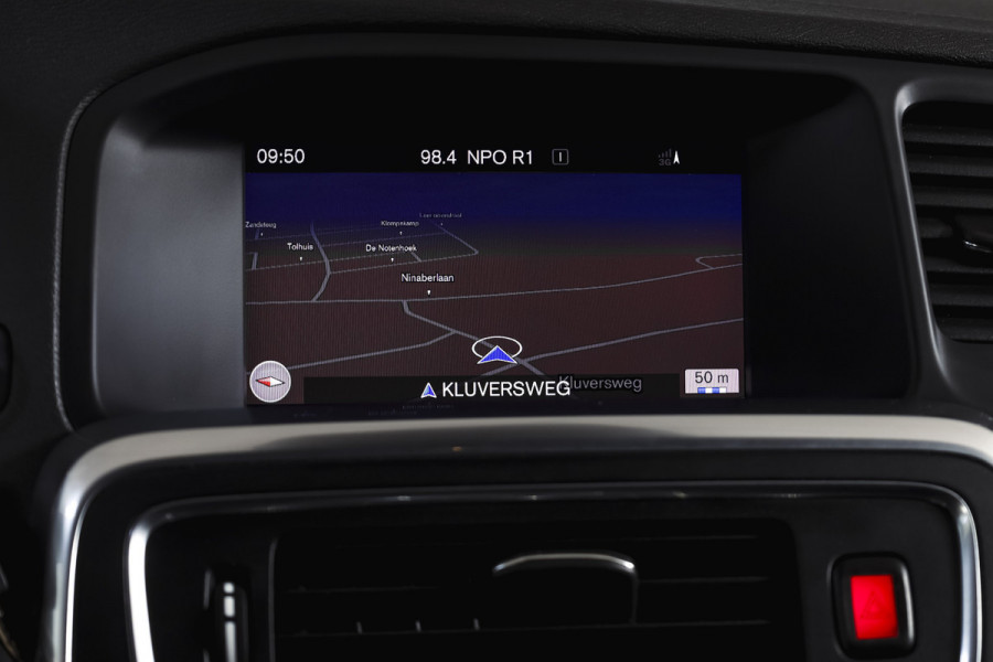 Volvo V60 2.0 T4 190 PK Business Sport - Automaat Org. NL. | S/K-Dak | Adapt. Cruise | Stoelverw. | Afn. Trekhaak | PDC | Camera | NAV | ECC | LM 18" |