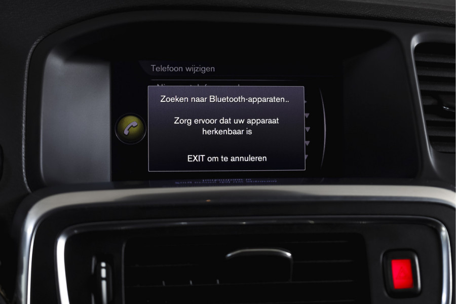 Volvo V60 2.0 T4 190 PK Business Sport - Automaat Org. NL. | S/K-Dak | Adapt. Cruise | Stoelverw. | Afn. Trekhaak | PDC | Camera | NAV | ECC | LM 18" |