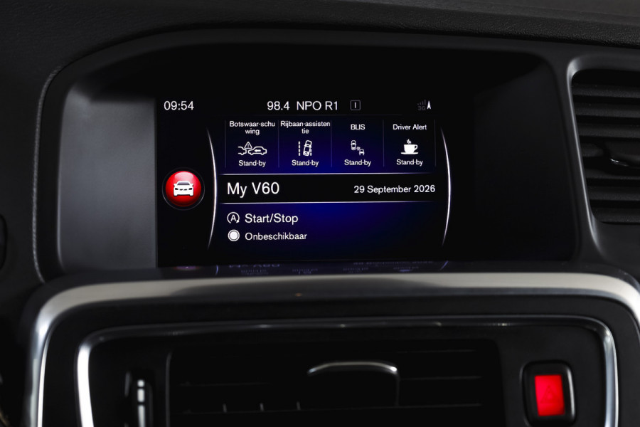 Volvo V60 2.0 T4 190 PK Business Sport - Automaat Org. NL. | S/K-Dak | Adapt. Cruise | Stoelverw. | Afn. Trekhaak | PDC | Camera | NAV | ECC | LM 18" |