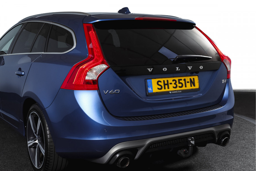 Volvo V60 2.0 T4 190 PK Business Sport - Automaat Org. NL. | S/K-Dak | Adapt. Cruise | Stoelverw. | Afn. Trekhaak | PDC | Camera | NAV | ECC | LM 18" |