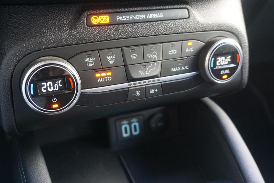 Ford FOCUS Wagon 1.0 EcoB.125PK Hybrid Titanium X Bus./Trekhaak/ Technology Pack.