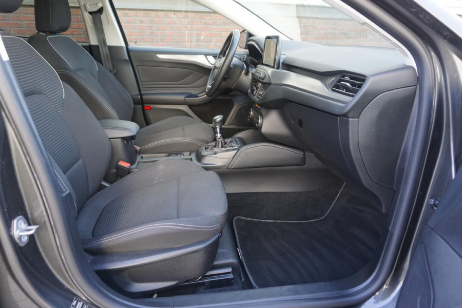 Ford FOCUS Wagon 1.0 EcoB.125PK Hybrid Titanium X Bus./Trekhaak/ Technology Pack.