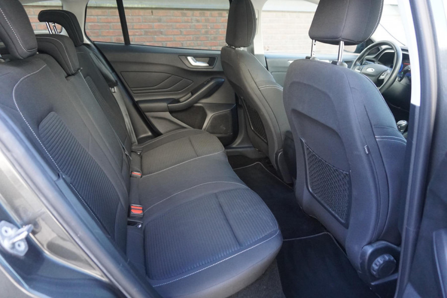 Ford FOCUS Wagon 1.0 EcoB.125PK Hybrid Titanium X Bus./Trekhaak/ Technology Pack.