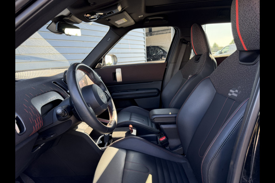 MINI Countryman SE ALL4 John Cooper Works L 66.5 kWh | 360 Camera | Pano / Schuifdak | Head-Up | L- Pakket | HK Audio