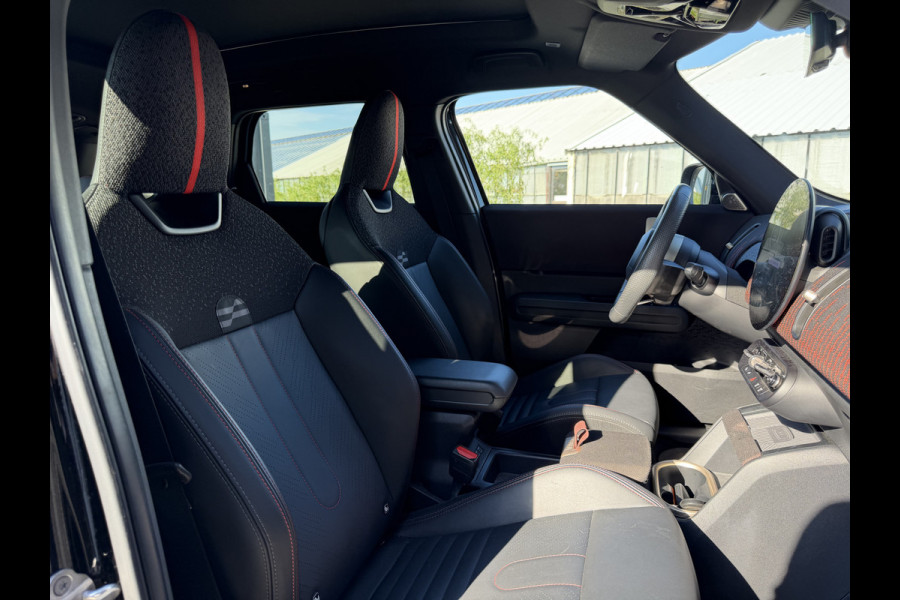 MINI Countryman SE ALL4 John Cooper Works L 66.5 kWh | 360 Camera | Pano / Schuifdak | Head-Up | L- Pakket | HK Audio