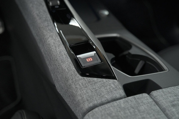 Peugeot 3008 1.2 Hybrid 145 GT | Elektrische Kofferklep | Camera | Adaptieve Cruise Control | Apple CarPlay