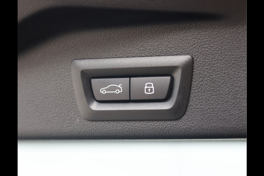BMW X5 50e xDrive | Skylounge - Trekhaak - Massage