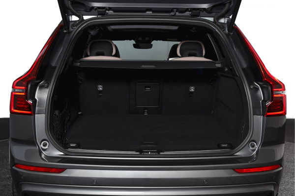 Volvo XC60 2.0 T8 Plug-in hybrid AWD Ultra Dark Org. NL. | Forest Lake | S/K-Panodak | Adapt. Cruise | Stoel-+Stuurverw. | PDC | 360 Camera | NAV + App. Connect | ECC | Elek. Klep | LM 22" |