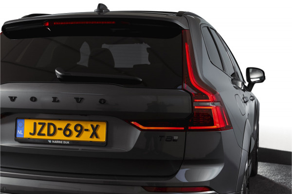 Volvo XC60 2.0 T8 Plug-in hybrid AWD Ultra Dark Org. NL. | Forest Lake | S/K-Panodak | Adapt. Cruise | Stoel-+Stuurverw. | PDC | 360 Camera | NAV + App. Connect | ECC | Elek. Klep | LM 22" |