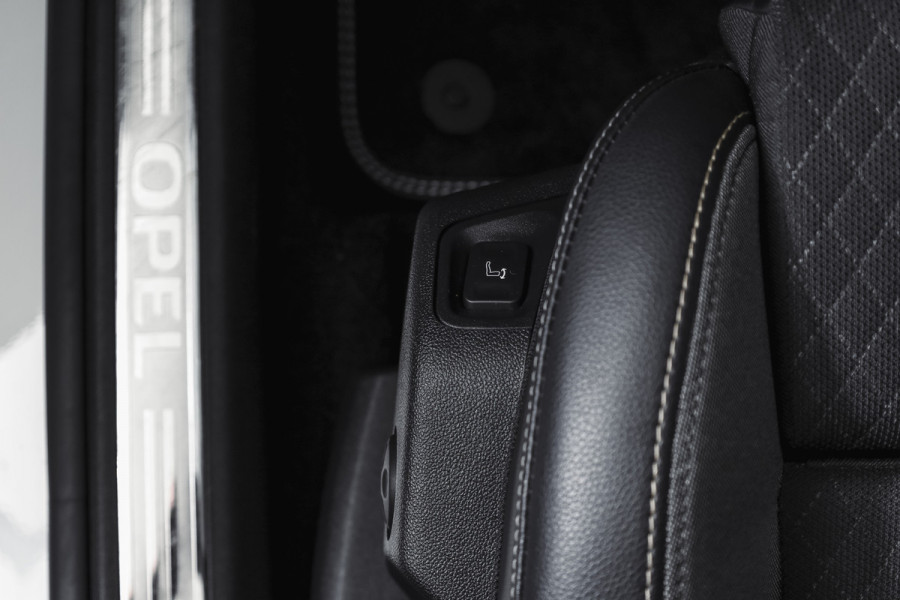 Opel Grandland 1.2 Turbo 130 PK GS Line - Automaat | Cruise | Winterpakket | PDC | Camera | NAV + App. Connect | ECC | DAB | LM 18" |