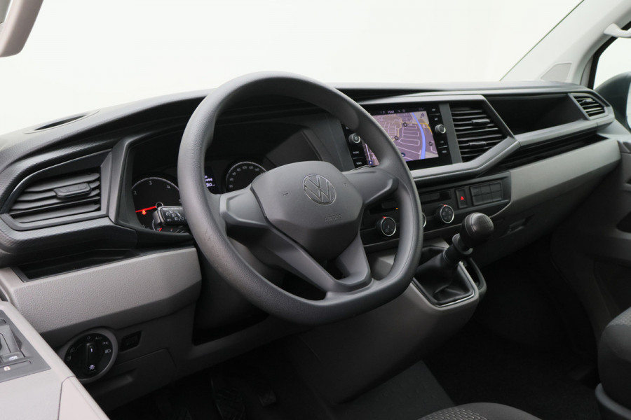 Volkswagen Transporter 2.0 TDI L2H1 28 150PK Trekhaak, Apple Carplay, DAB, Cruise, PDC