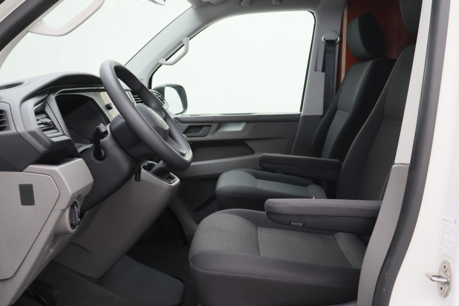 Volkswagen Transporter 2.0 TDI L2H1 28 150PK Trekhaak, Apple Carplay, DAB, Cruise, PDC