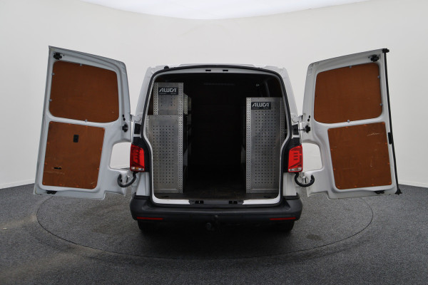 Volkswagen Transporter 2.0 TDI L2H1 28 150PK Trekhaak, Apple Carplay, DAB, Cruise, PDC