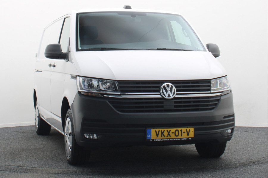 Volkswagen Transporter 2.0 TDI L2H1 28 150PK Trekhaak, Apple Carplay, DAB, Cruise, PDC