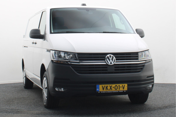 Volkswagen Transporter 2.0 TDI L2H1 28 150PK Trekhaak, Apple Carplay, DAB, Cruise, PDC